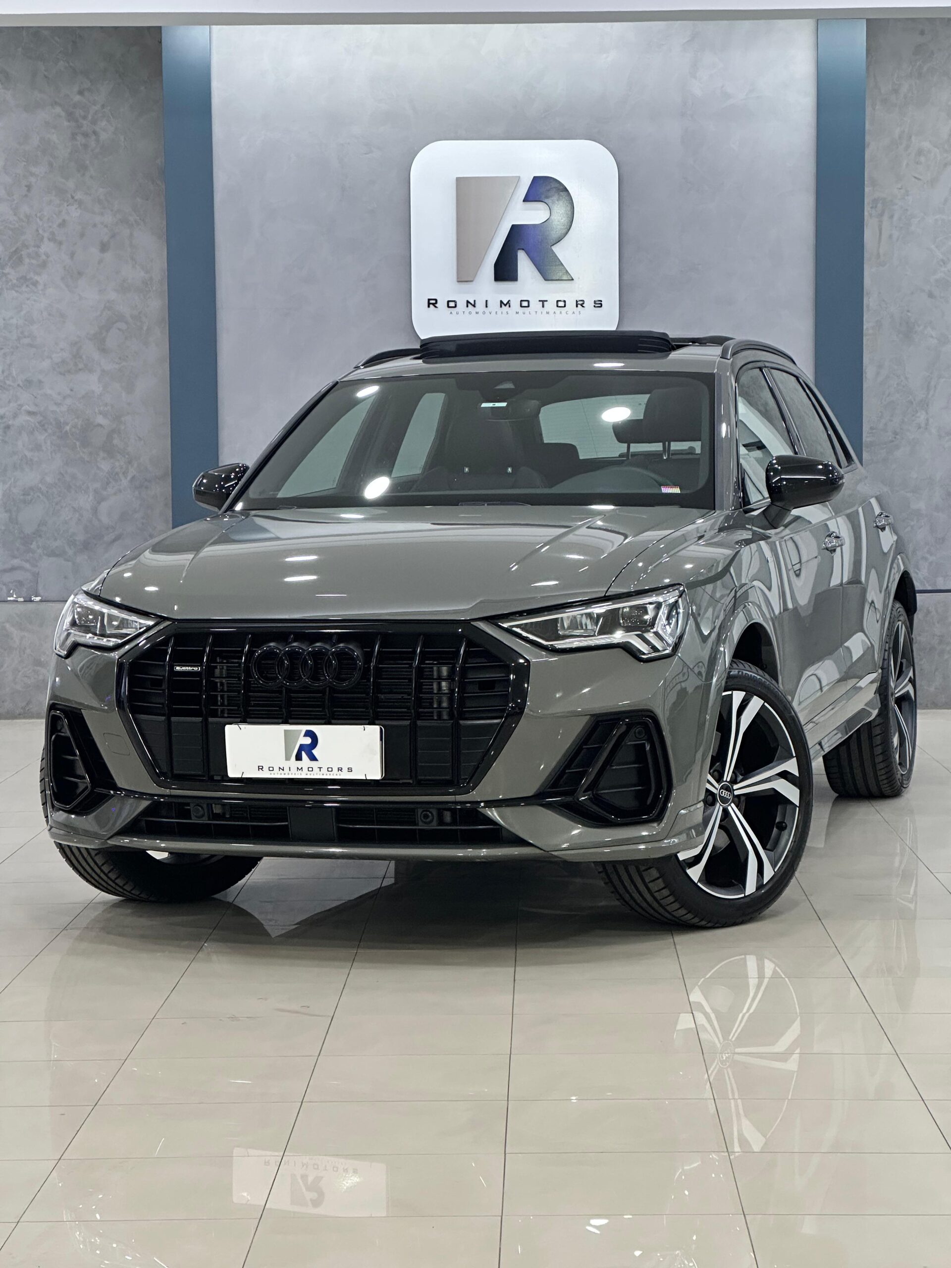 Audi Q3 2.0T Performance Black Plus